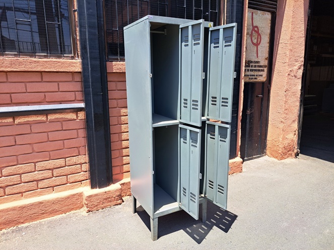 Locker Metálico 4 puertas / 2 columnas / Bash / Usado #6