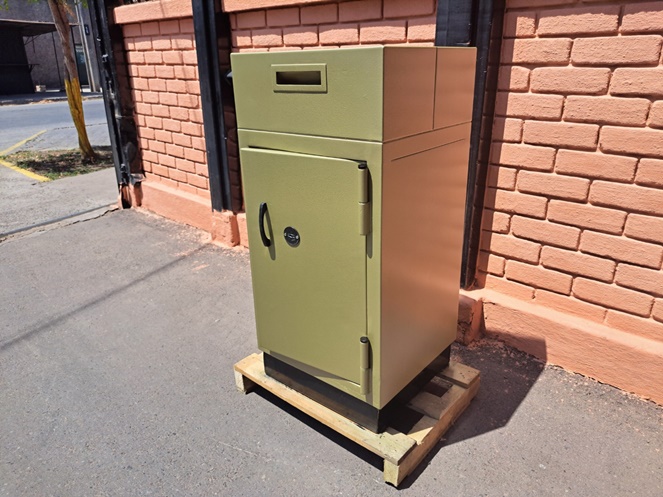 Caja Fuerte Buzon Bash con llave / 263 / Usado  #3