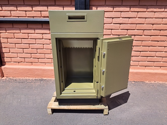 Caja Fuerte Buzon Bash con llave / 263 / Usado  #5