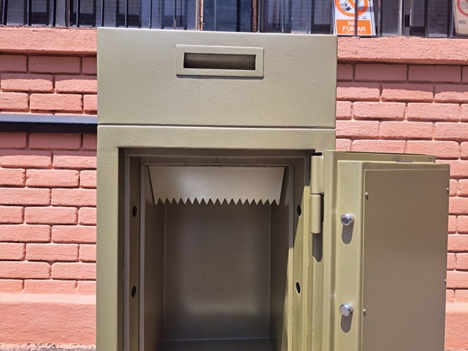 Caja Fuerte Buzon Bash con llave / 263 / Usado  #6