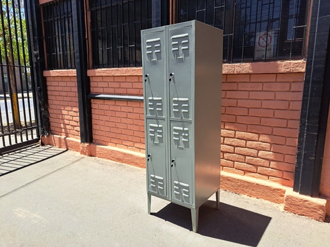 Locker 4 puertas / 2 columnas / Bash / Con Llave / Usado #3