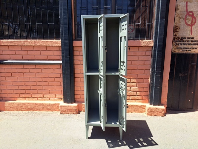 Locker 4 puertas / 2 columnas / Bash / Con Llave / Usado #4
