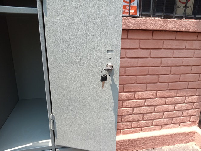 Locker 6 Puertas Gris con Cerradura y 2 Llaves por Puerta / Usado #7