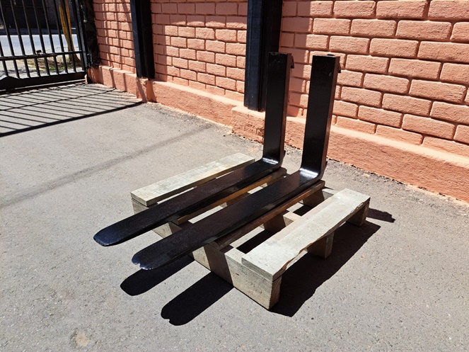 Par de Uñas / Usado / 420 x 100 x 920 mm / N1 #3