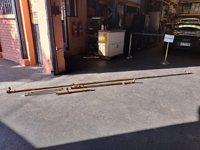 Barras metálicas para cortinas / Usado #3