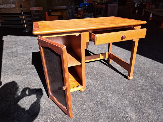 Escritorio Madera 1 cajón, 1 puerta / Usado #4