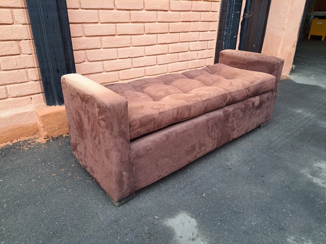 Banqueta Tapizada Felpa con Cojin / Usado  #2