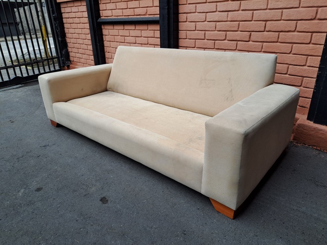 Sofa 3 Cuerpos Beige Sin Cojines / Tapiz Genero / Usado  #2