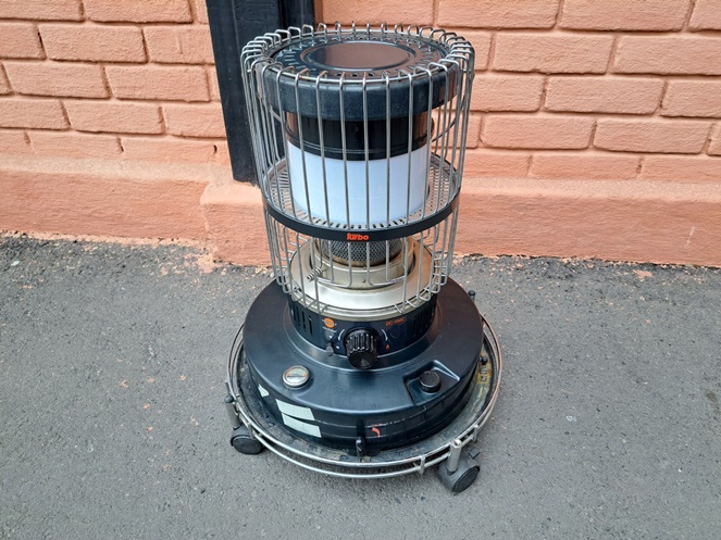 Estufa a Parafina Marca Toyotomi / Modelo DC-100 C Turbo / Usado #4