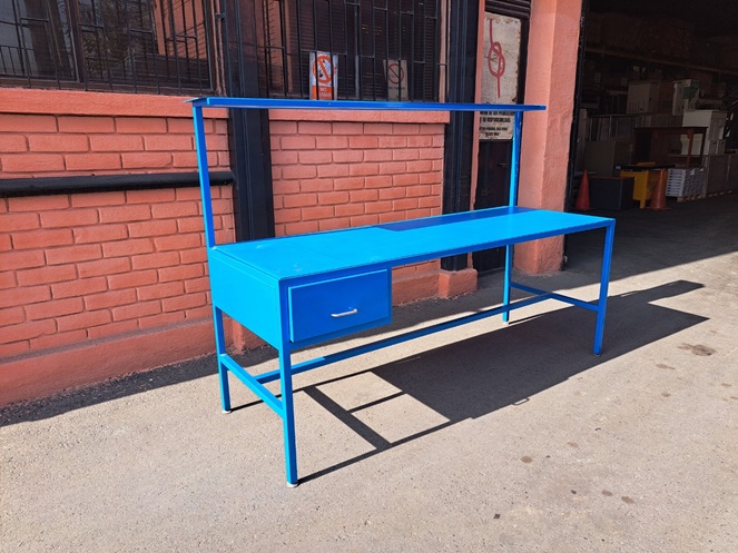 Mesón de Trabajo, Estructura Metálica Azul. 1 Cajón / Usado #2