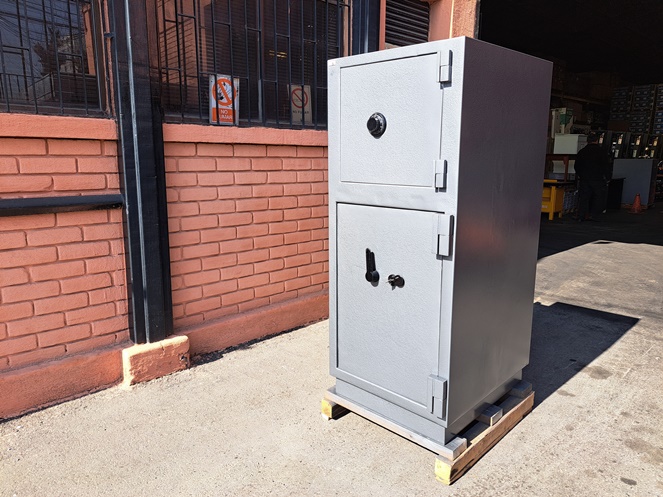 Caja Fuerte Doble / 3 Puertas / Buzón / Marca Bash / con clave y llave / Usado / 269   #9