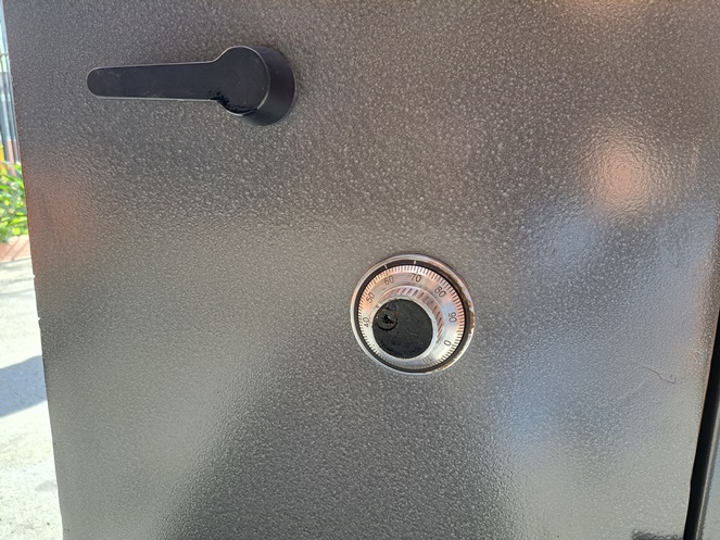 Caja Fuerte Doble / 3 Puertas / Buzón / Marca Bash / con clave y llave / Usado / 269   #8