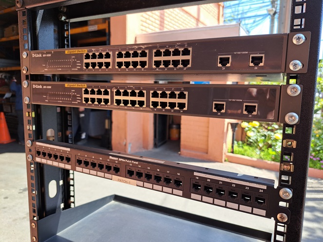 Mueble Central Metálico con 3 divisiones  / Usado #7