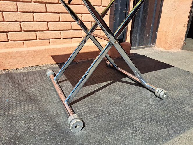 Mesa Rectangular con ruedas / Cubierta de vidrio / Usado / 2B #5