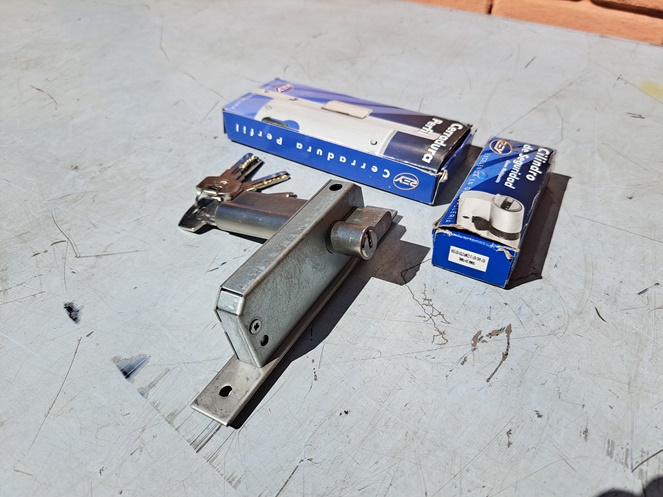 Cerradura Perfil Rey / Cilindros de Seguridad con llave multipunto Rey / 54-56 #3