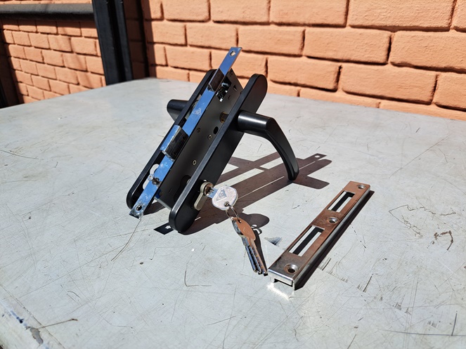 Kit Cerradura - Cilindro con Llaves y Manillas #2