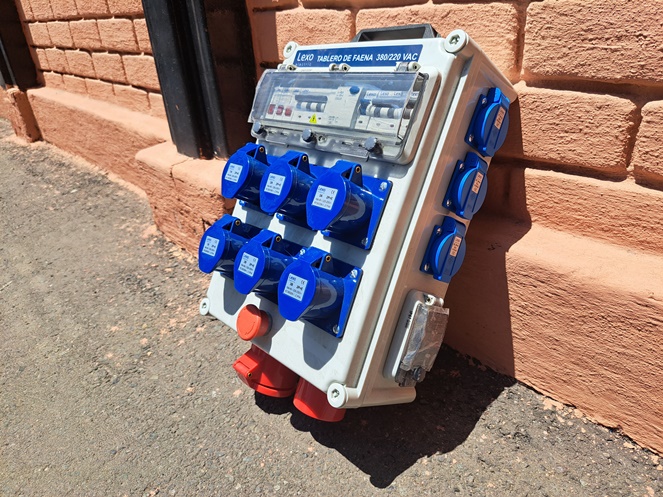 Gabinete Tablero de Faena Portatil PVC Lexo 380/220 VAC (Modelo 4) #2