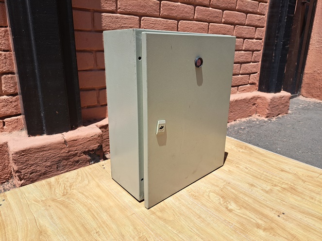 Tablero Eléctrico / 2 puertas con automáticos  #4