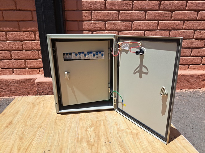 Tablero Eléctrico / 2 puertas con automáticos  #2