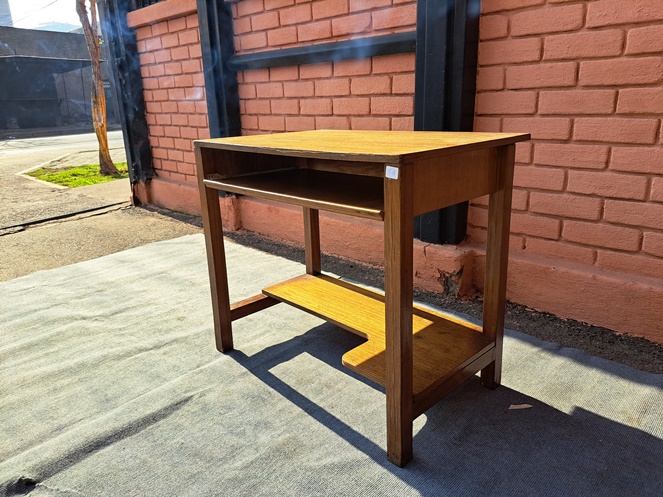 Mesa Madera / Enchapada Eucaliptus / Usada / 53 #3