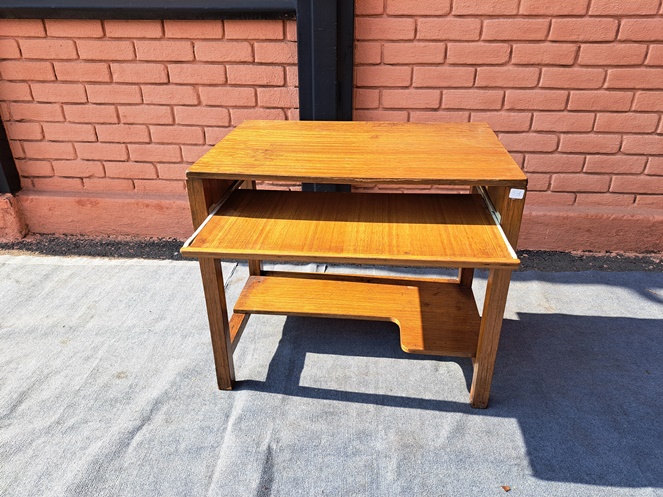 Mesa Madera / Enchapada Eucaliptus / Usada / 53 #4