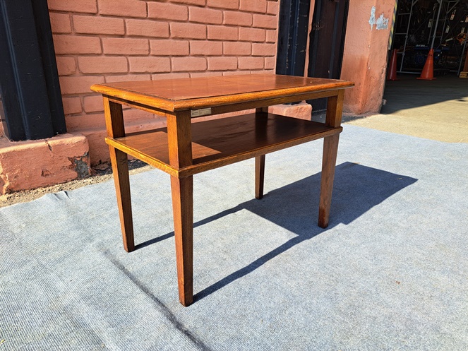 Mesita Madera / Enchapada Eucaliptus / Doble Cubierta / Usado / 60 #2