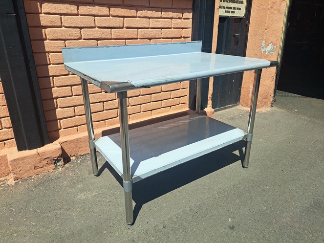 Mesón Acero Inoxidable Super con Respaldo 0.75 x 1.20 Mt #3