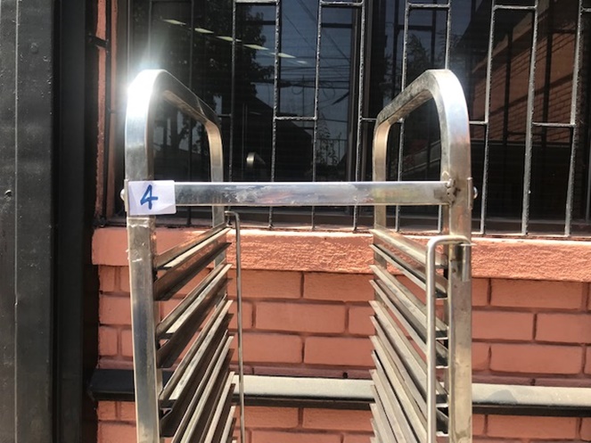 Carro Acero Inoxidable / Porta Bandejas con Ruedas / para 30 bandejas / Usado / 4 #4