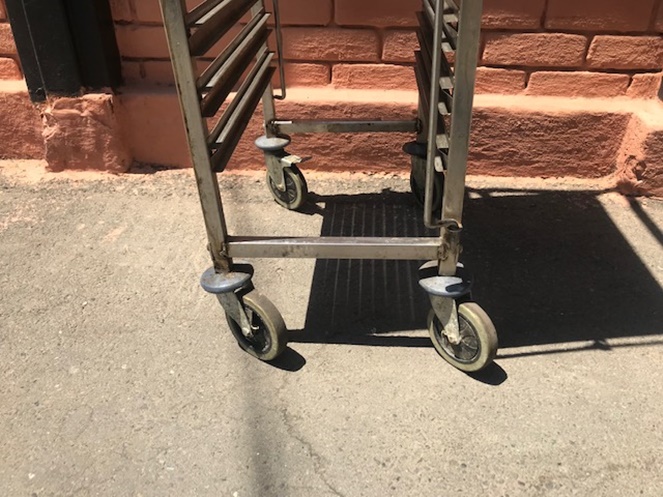 Carro Acero Inoxidable / Porta Bandejas con Ruedas / para 30 bandejas / Usado / 4 #5