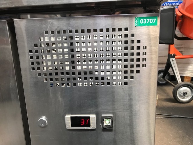 Meson Refrigerado Acero Inox. / Snack 2100 TN / con 2 Puertas / Usado / 3707 #9