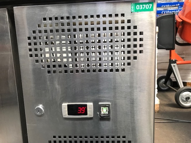 Meson Refrigerado Acero Inox. / Snack 2100 TN / con 2 Puertas / Usado / 3707 #11