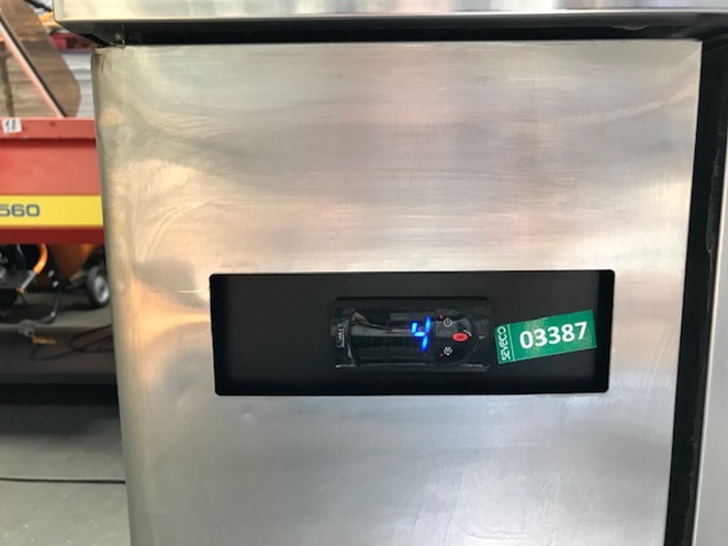 Meson Acero Inoxidable Refrigerado / Prowat / 3 Puertas / Usado / 3387  #4