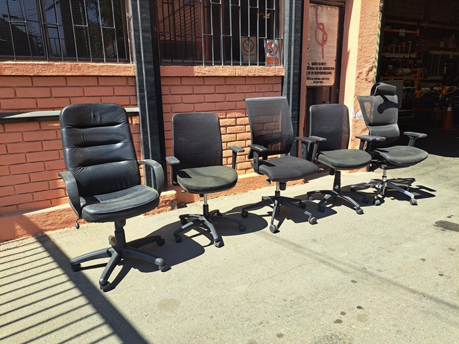 Pack de 5 sillas / sillones diferentes / Usados #2