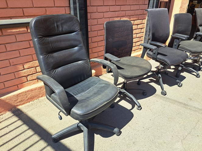 Pack de 5 sillas / sillones diferentes / Usados #5