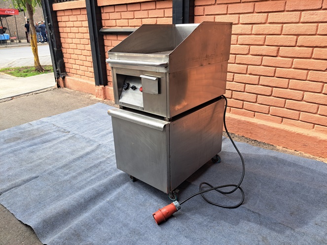 Plancha Churrasquera Industrial / Acero Inoxidable / Electrica 380 volt / Usada / 1 #3
