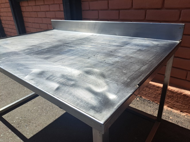 Meson Acero Inoxidable Con Respaldo Sanitario / Usado / 8 #4