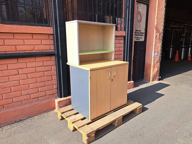 Estante 2 puertas madera / usado #2