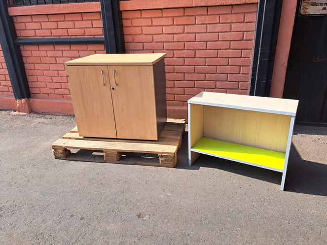 Estante 2 puertas madera / usado #5