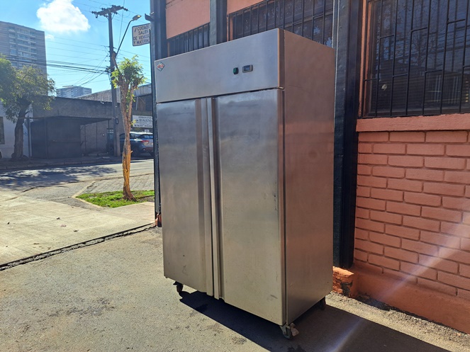 Freezer 2 puertas Acero Inoxidable Maigas / Usado #3