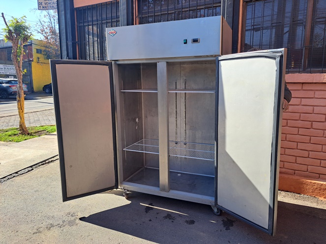 Freezer 2 puertas Acero Inoxidable Maigas / Usado #5