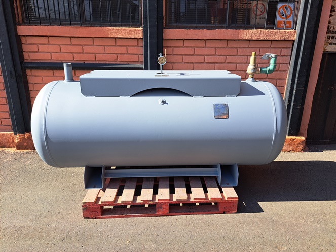 Estanque Acero Galvanizado Aire Comprimido / Usado (2) / 900 lts aprox #2