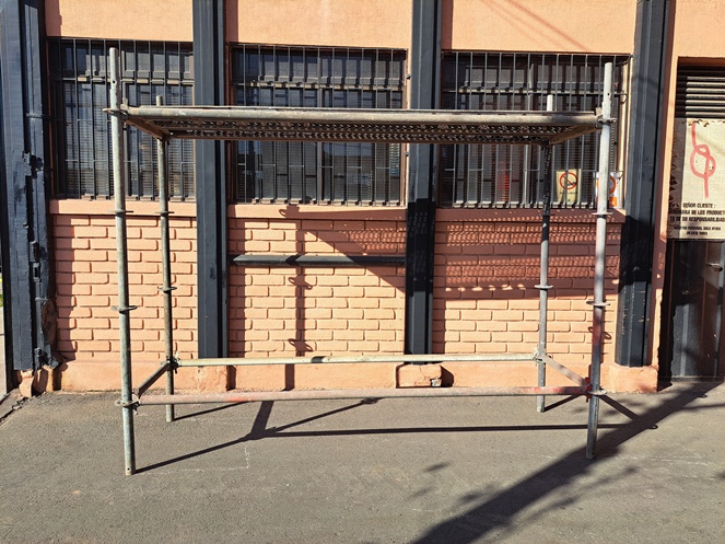 Andamio Multidireccional / Layher / Alto 2.200 mm x Fondo 850 mm / Usado #2