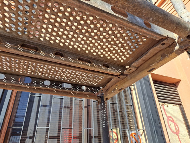 Andamio Multidireccional / Layher / Alto 2.200 mm x Fondo 850 mm / Usado #9