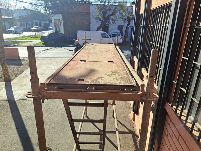 Andamio Multidireccional / Layher / Alto 2.200 mm x Fondo 850 mm / Escalera Interior / Usado #5