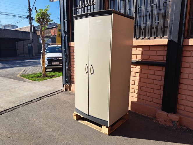 Ropero Metálico / 2 Puertas / Usado #3