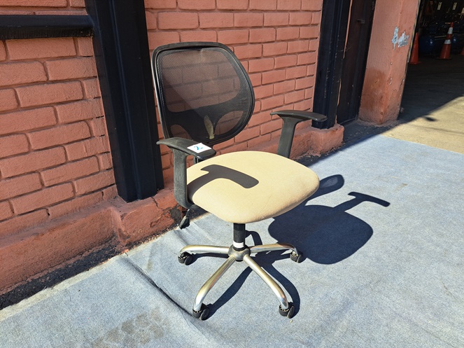 Silla Estructura Cromada Giratoria Tapiz Blanco y Negro / N2 / Usado #2