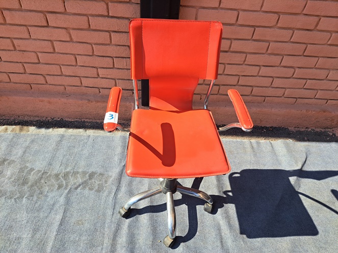 Silla Estructura Cromada Giratoria Tapiz Cuerina Roja / N3 / Usado #4