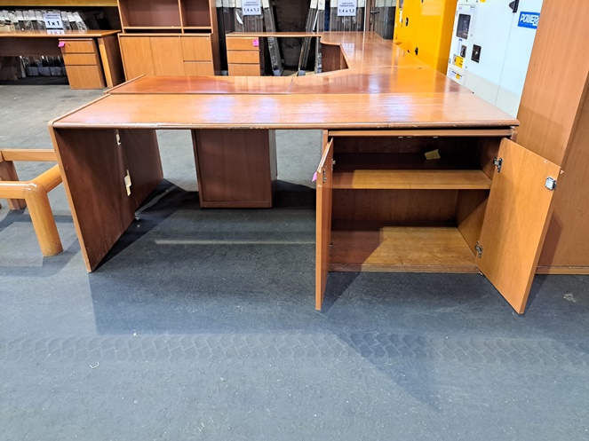 Mueble Meson madera / enchapado / 2 puertas / Usado / I #4