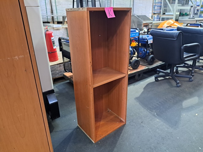 Estante madera enchapado / Usado / K #2