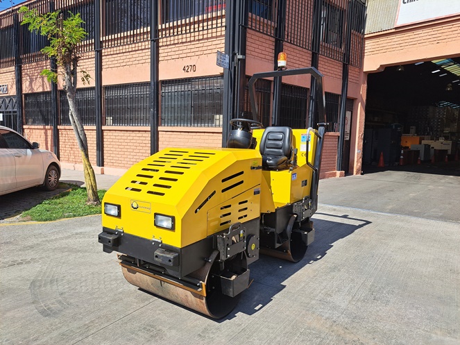 Rodillo Doble Tambor Hombre a Bordo / Motor Diesel  #2